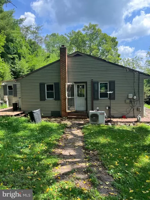 6650 Saint George Dr, Harrisburg, PA 17112
