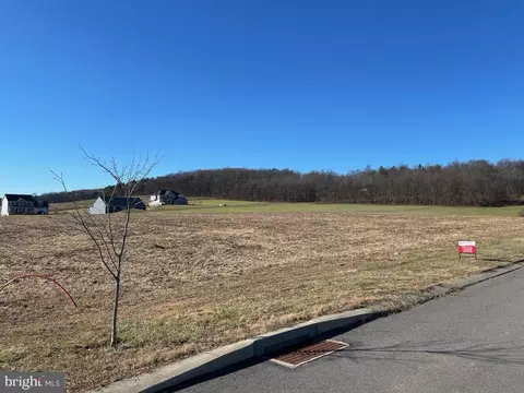 14 Pheasant Hill Dr, Halifax, PA 17032