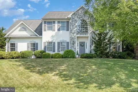 6006 Three Rivers Dr, Harrisburg, PA 17112