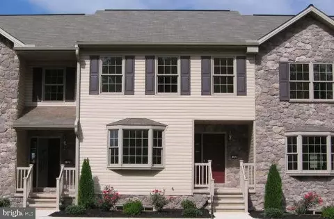 1228 Overlook Rd, Middletown, PA 17057