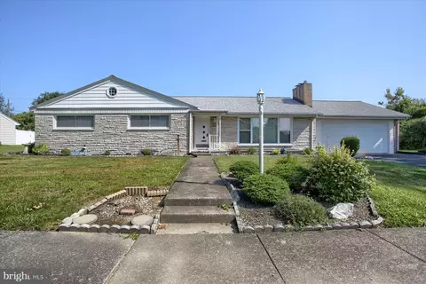 3504 Cloverfield Rd, Harrisburg, PA 17109