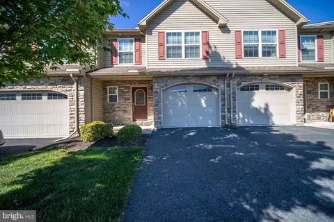 6104 Terry Davis Ct, Harrisburg, PA 17111