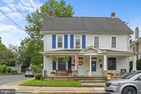 269 W High St, Hummelstown, PA 17036