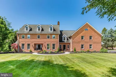 3 Fox Run Rd, Hummelstown, PA 17036