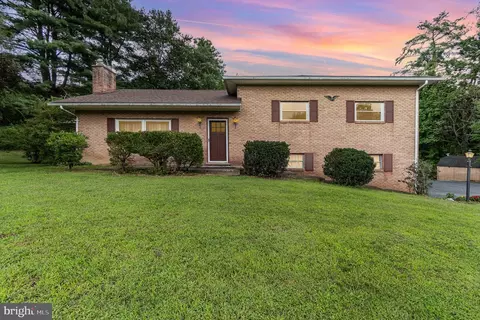 1405 Red Hill Rd, Dauphin, PA 17018