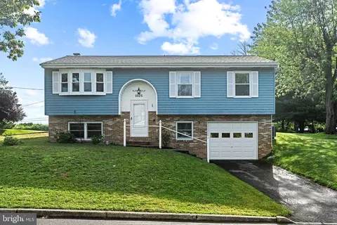 5525 Edsel St, Harrisburg, PA 17109