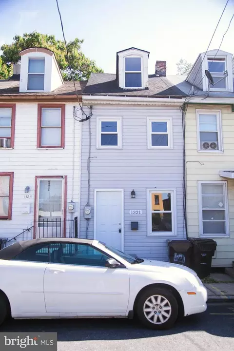 1321 James St, Harrisburg, PA 17102