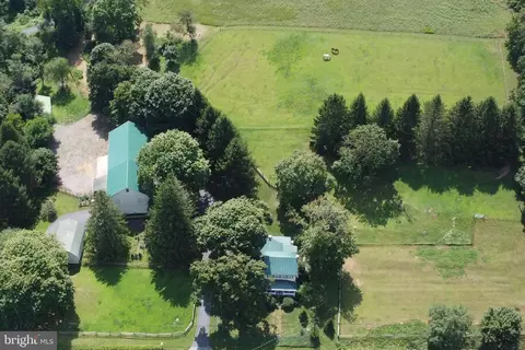 2621 Fishing Creek Valley Rd, Harrisburg, PA 17112