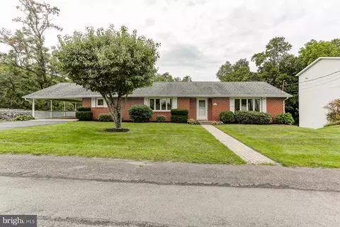 117 Ridgewood Dr, Millersburg, PA 17061