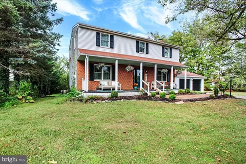 271 Grandview Dr, Hummelstown, PA 17036