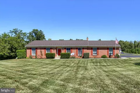 95 Stone Mill Rd, Hummelstown, PA 17036