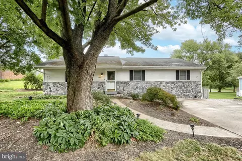 3205 Elmwood Dr, Harrisburg, PA 17110
