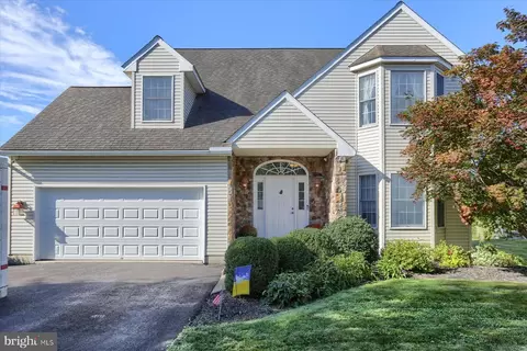 107 Doreen Dr, Hummelstown, PA 17036