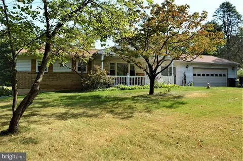 4130 Snavely Rd, Elizabethtown, PA 17022