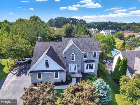 916 Sunny Hill Ln, Harrisburg, PA 17111