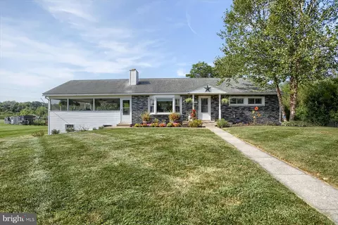 481 Crooked Hill Rd, Hummelstown, PA 17036