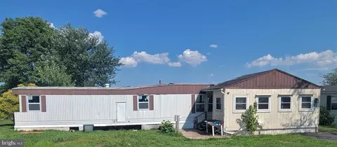 93 Oak Knoll Cir, Elizabethtown, PA 17022