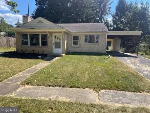 406 Clinton Rd, Harrisburg, PA 17109