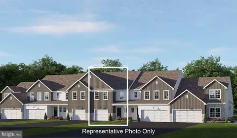 7880 Oak Brook Dr, Harrisburg, PA 17112