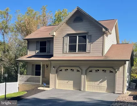 576 Kelker St, Oberlin, PA 17113