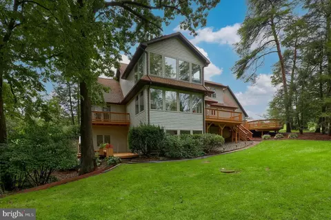 2 Fox Chase Dr, Hershey, PA 17033 photo 9