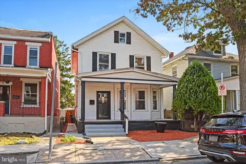 1913 Manada St, Harrisburg, PA 17104