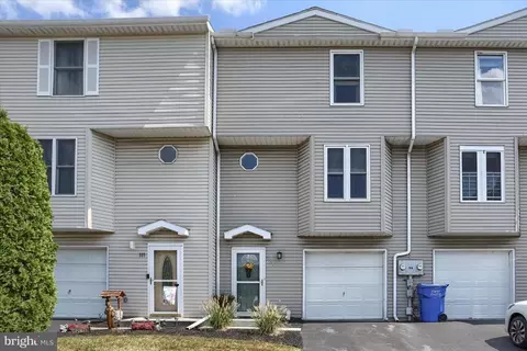 221 Chartwood Dr, Harrisburg, PA 17111