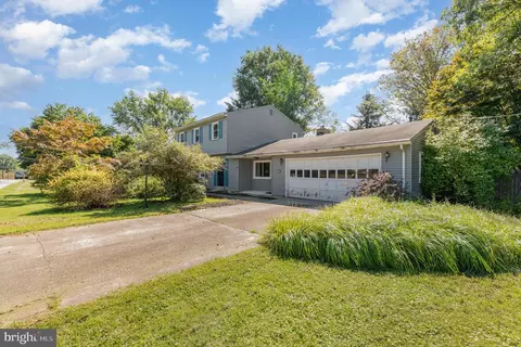 1319 Montfort Dr, Harrisburg, PA 17110