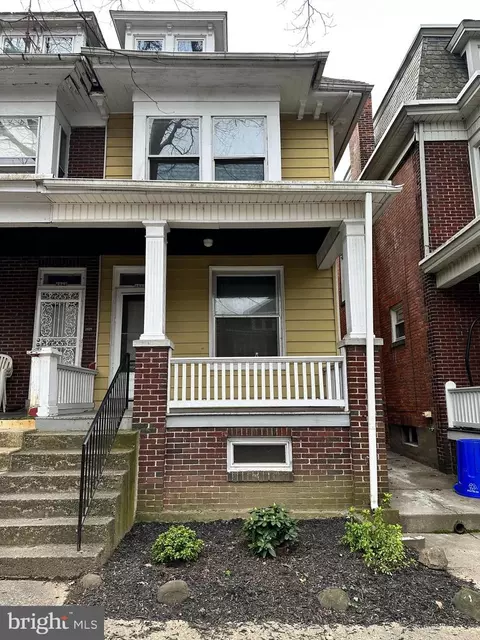 2027 Chestnut St, Harrisburg, PA 17104