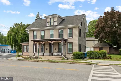 100 2nd St, Highspire, PA 17034