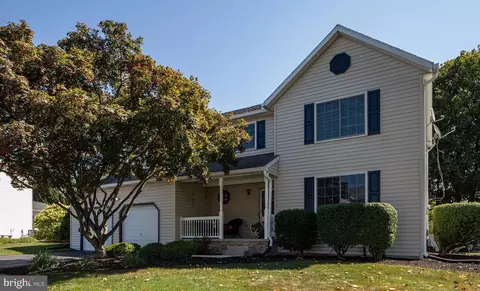 5918 Palmer Dr, Harrisburg, PA 17112
