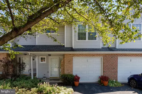 103 Fawn Rdg N, Harrisburg, PA 17110