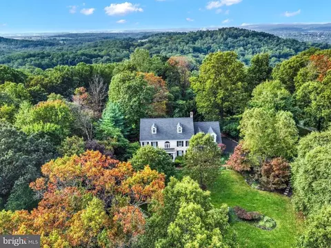 1042 Mount Alem Dr, Hummelstown, PA 17036