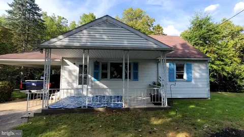 7 Hemlock Ct, Harrisburg, PA 17109