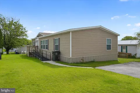 92 Austin Dr, Grantville, PA 17028