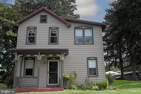 107 S 2nd St, Halifax, PA 17032