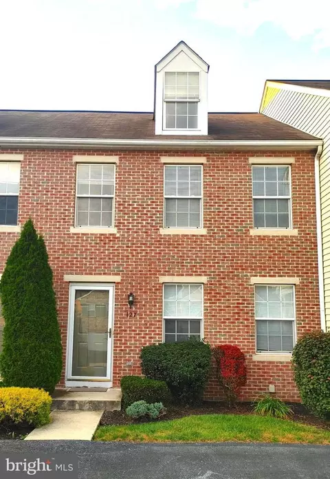 127 Buckley Dr, Harrisburg, PA 17112
