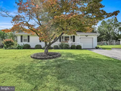 2186 Joann Ave, Hummelstown, PA 17036