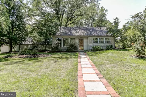 4305 Central Ave, Harrisburg, PA 17112