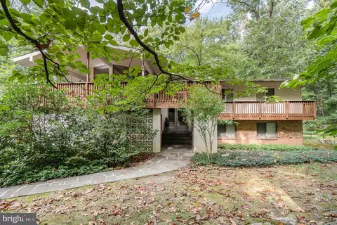 39 Dogwood Dr, Hershey, PA 17033
