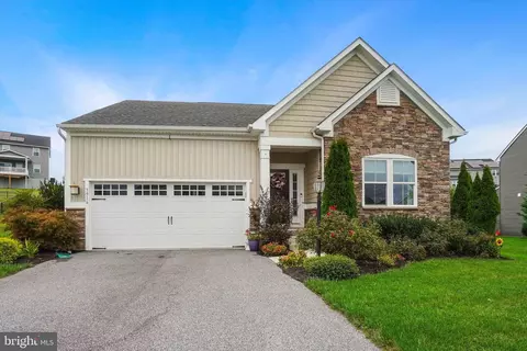 3916 Seattle Slew Dr, Harrisburg, PA 17112