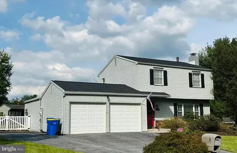966 Lark Dr, Harrisburg, PA 17111