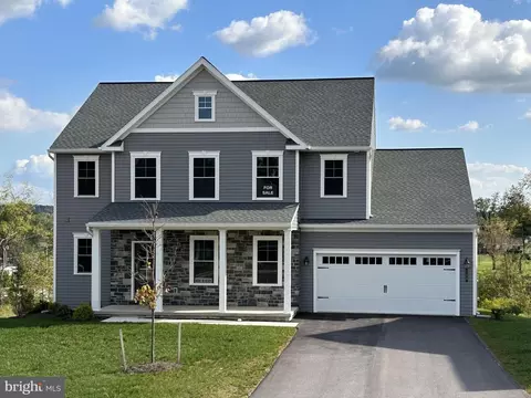 106 Tree Top Ln, Middletown, PA 17057