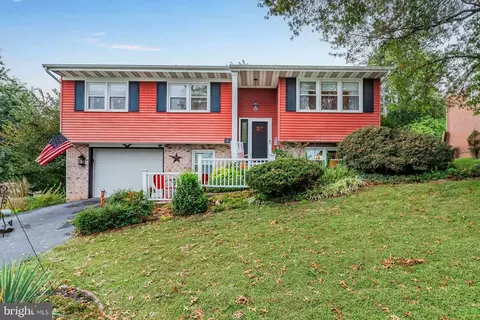 3 Mountain View Rd, Middletown, PA 17057