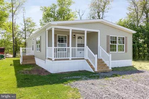 18 S Elmer Ave, Halifax, PA 17032