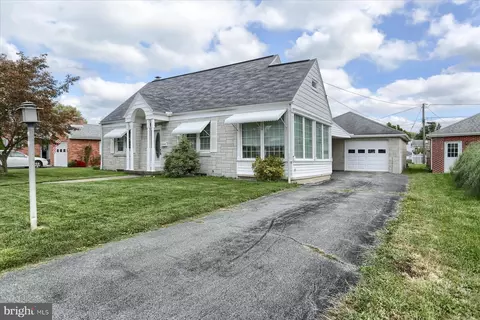 104 Maple St, Middletown, PA 17057
