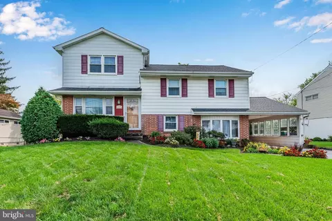 6223 Jerome Blvd, Harrisburg, PA 17112
