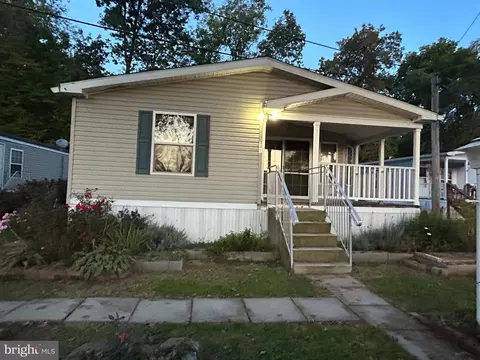 345 Caravan Ct, Middletown, PA 17057