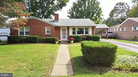5005 Berkley St, Harrisburg, PA 17109