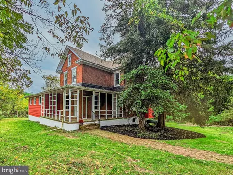 3517 Union Deposit Rd, Harrisburg, PA 17109